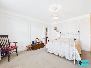 Bedroom- click for photo gallery